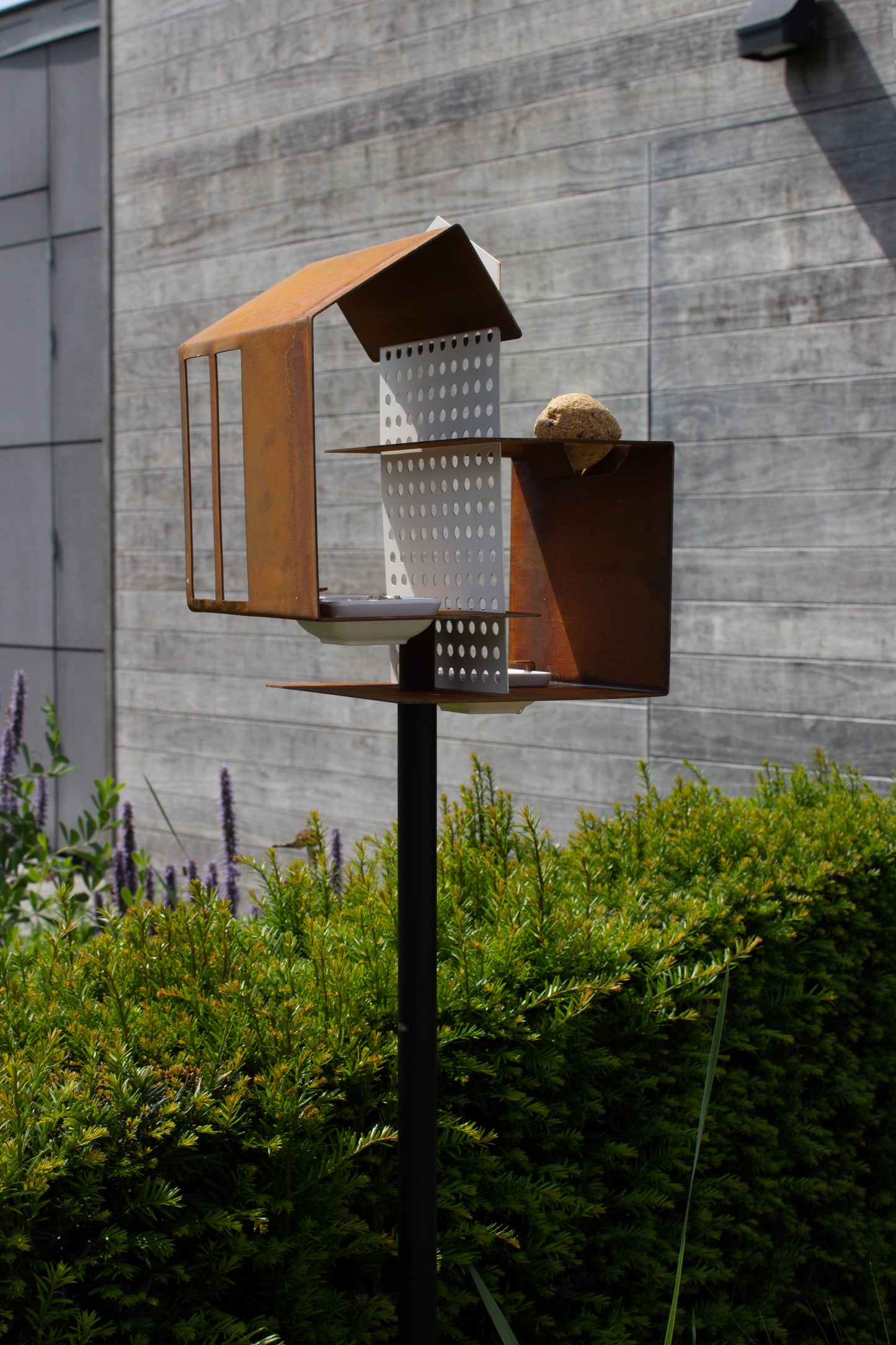 Tweed House cortenstaal Vogelvoederhuis